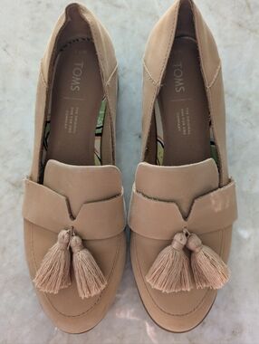 TOMS Women's Tassel Loafers in Nude ~ Sz 7.5 W